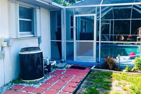 House in Port Charlotte, Florida 3 bedrooms, 181.07 sq.m. № 1765151 - photo 11