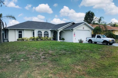 House in Port Charlotte, Florida 3 bedrooms, 181.07 sq.m. № 1765151 - photo 3