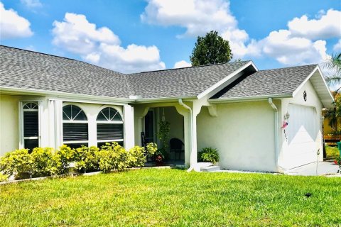 House in Port Charlotte, Florida 3 bedrooms, 181.07 sq.m. № 1765151 - photo 16