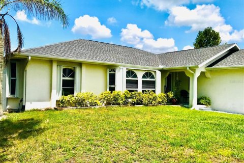 House in Port Charlotte, Florida 3 bedrooms, 181.07 sq.m. № 1765151 - photo 19
