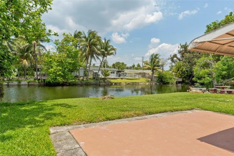Touwnhouse à vendre à Sunrise, Floride: 2 chambres, 51.1 m2 № 2076258 - photo 29
