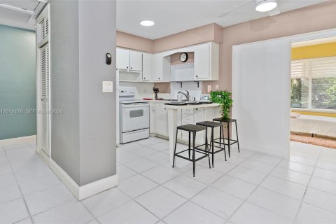 Touwnhouse à vendre à Sunrise, Floride: 2 chambres, 51.1 m2 № 2076258 - photo 8