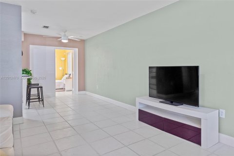 Touwnhouse à vendre à Sunrise, Floride: 2 chambres, 51.1 m2 № 2076258 - photo 7