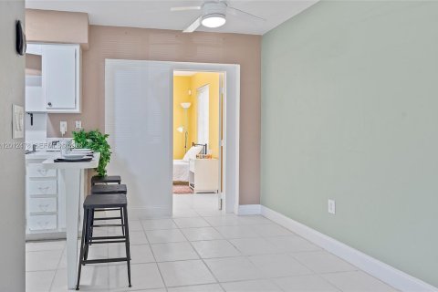 Touwnhouse à vendre à Sunrise, Floride: 2 chambres, 51.1 m2 № 2076258 - photo 10
