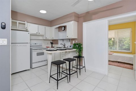 Touwnhouse à vendre à Sunrise, Floride: 2 chambres, 51.1 m2 № 2076258 - photo 11