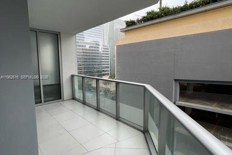 Condo in Miami, Florida, 1 bedroom  № 2052953 - photo 19