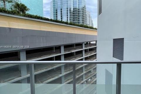 Condo in Miami, Florida, 1 bedroom  № 2052953 - photo 15