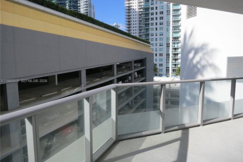 Condo in Miami, Florida, 1 bedroom  № 2052953 - photo 8