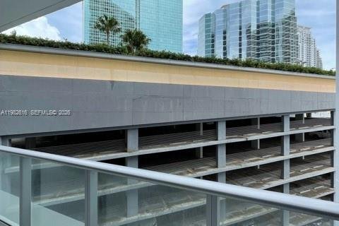 Condo in Miami, Florida, 1 bedroom  № 2052953 - photo 16