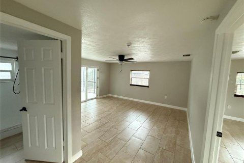 Casa en venta en Brandon, Florida, 4 dormitorios, 194.54 m2 № 1914857 - foto 19