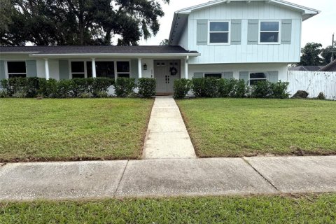 Casa en venta en Brandon, Florida, 4 dormitorios, 194.54 m2 № 1914857 - foto 2