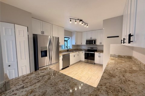 Casa en venta en Brandon, Florida, 4 dormitorios, 194.54 m2 № 1914857 - foto 15