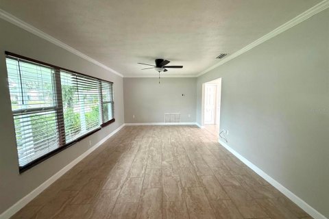 Casa en venta en Brandon, Florida, 4 dormitorios, 194.54 m2 № 1914857 - foto 8