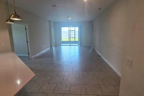 Apartamento en alquiler en Davenport, Florida, 3 dormitorios, 156.08 m2 № 2217000 - foto 10