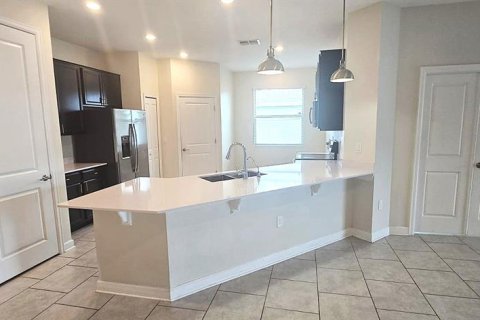 Apartamento en alquiler en Davenport, Florida, 3 dormitorios, 156.08 m2 № 2217000 - foto 5