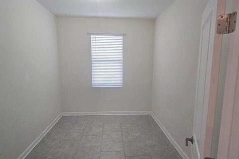 Apartamento en alquiler en Davenport, Florida, 3 dormitorios, 156.08 m2 № 2217000 - foto 16