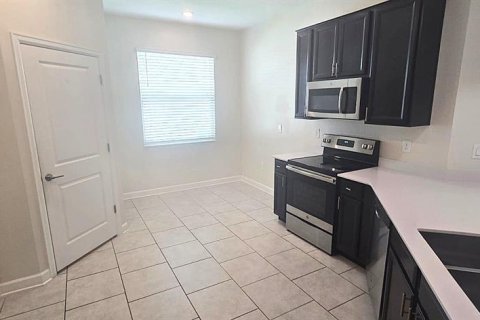 Apartamento en alquiler en Davenport, Florida, 3 dormitorios, 156.08 m2 № 2217000 - foto 7