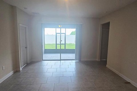 Apartamento en alquiler en Davenport, Florida, 3 dormitorios, 156.08 m2 № 2217000 - foto 12