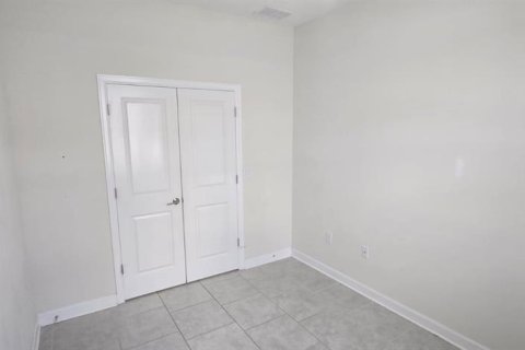 Apartamento en alquiler en Davenport, Florida, 3 dormitorios, 156.08 m2 № 2217000 - foto 18