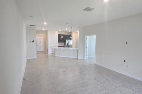 Apartamento en alquiler en Davenport, Florida, 3 dormitorios, 156.08 m2 № 2217000 - foto 15