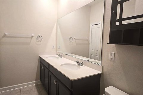 Apartamento en alquiler en Davenport, Florida, 3 dormitorios, 156.08 m2 № 2217000 - foto 25