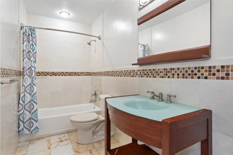 Villa ou maison à louer à Plantation, Floride: 4 chambres, 220.55 m2 № 1978780 - photo 20