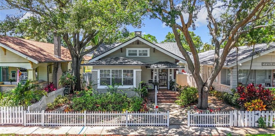 Villa ou maison à Saint Petersburg, Floride 3 chambres, 197.42 m2 № 1781389