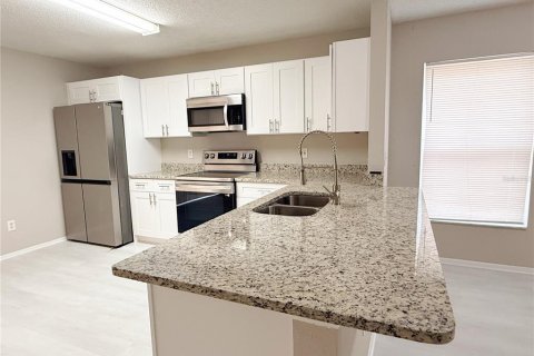 Villa ou maison à vendre à Orlando, Floride: 3 chambres, 156.45 m2 № 2212516 - photo 3