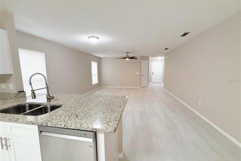 Villa ou maison à vendre à Orlando, Floride: 3 chambres, 156.45 m2 № 2212516 - photo 7