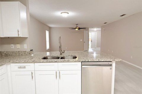 Villa ou maison à vendre à Orlando, Floride: 3 chambres, 156.45 m2 № 2212516 - photo 5