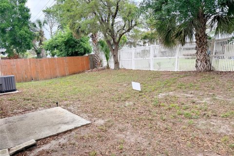 Villa ou maison à vendre à Orlando, Floride: 3 chambres, 156.45 m2 № 2212516 - photo 16