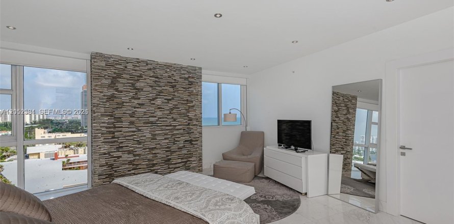 Condo in Sunny Isles Beach, Florida, 2 bedrooms  № 2261580