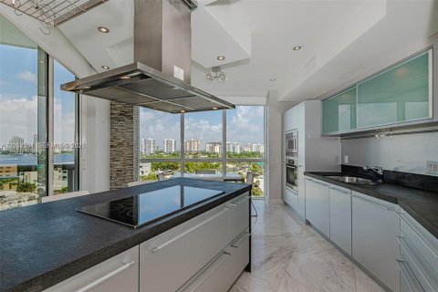 Condo in Sunny Isles Beach, Florida, 2 bedrooms  № 2261580 - photo 3