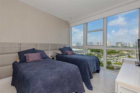 Condo in Sunny Isles Beach, Florida, 2 bedrooms  № 2261580 - photo 10