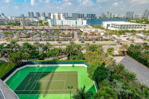 Condo in Sunny Isles Beach, Florida, 2 bedrooms  № 2261580 - photo 8