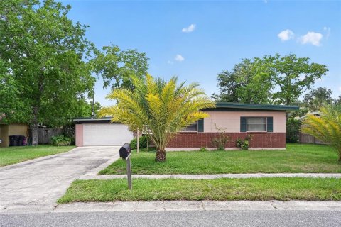 House in Titusville, Florida 3 bedrooms, 164.16 sq.m. № 2100639