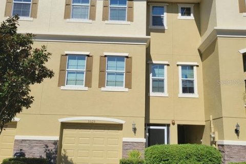 Townhouse in New Port Richey, Florida 2 bedrooms, 143.26 sq.m. № 2353265