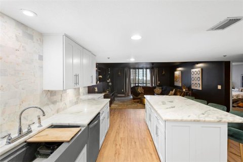 Condominio en venta en Orlando, Florida, 2 dormitorios, 121.14 m2 № 1725790 - foto 4
