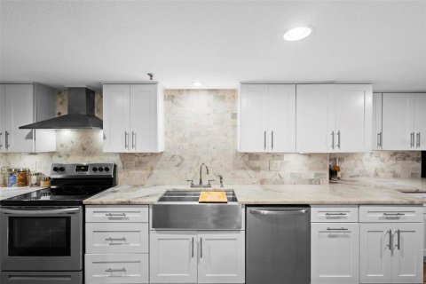 Condominio en venta en Orlando, Florida, 2 dormitorios, 121.14 m2 № 1725790 - foto 9