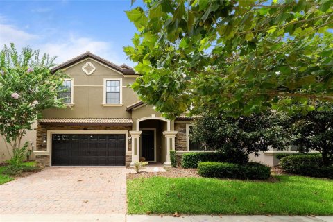 House in Davenport, Florida 8 bedrooms, 363.15 sq.m. № 1405398 - photo 1