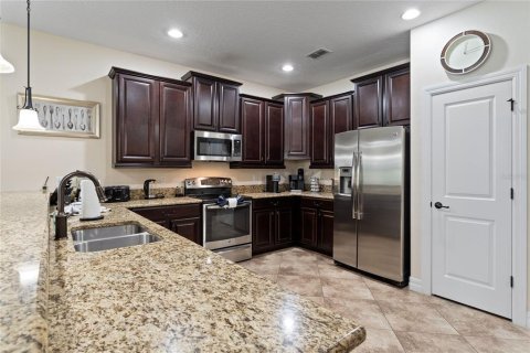 House in Davenport, Florida 8 bedrooms, 363.15 sq.m. № 1405398 - photo 18