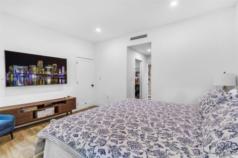 House in Key Biscayne, Florida 5 bedrooms № 2013252 - photo 21