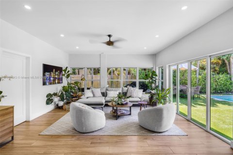 House in Key Biscayne, Florida 5 bedrooms № 2013252 - photo 8