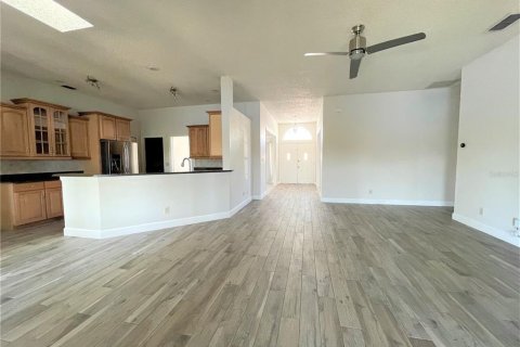 Villa ou maison à louer à Orlando, Floride: 4 chambres, 245.82 m2 № 2117454 - photo 8