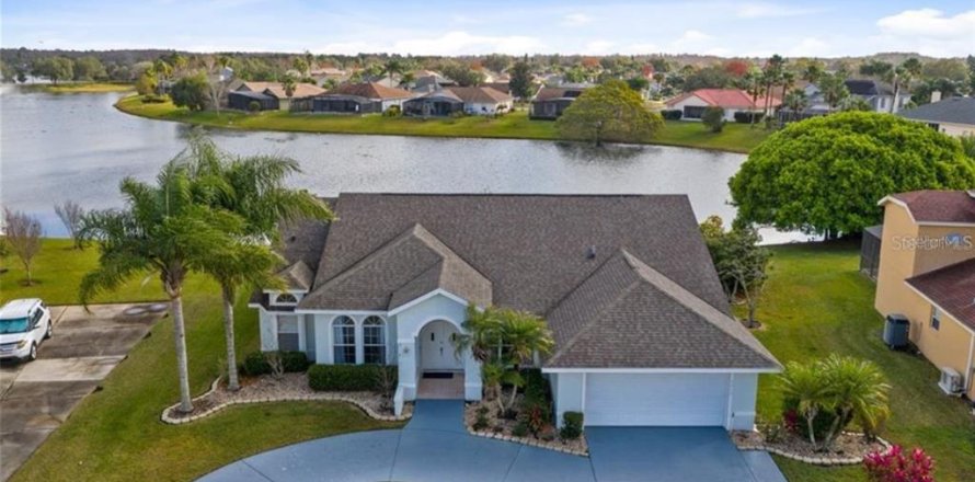 Villa ou maison à Orlando, Floride 4 chambres, 245.82 m2 № 2117454