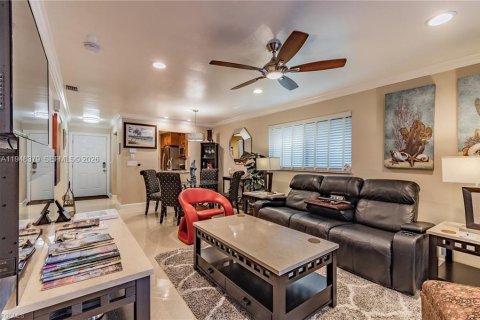 Снять в аренду квартиру в Кейп-Корал, Флорида 2 спальни, № 2004375 - фото 13