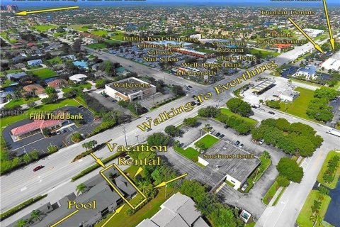 Снять в аренду квартиру в Кейп-Корал, Флорида 2 спальни, № 2004375 - фото 4