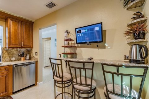 Снять в аренду квартиру в Кейп-Корал, Флорида 2 спальни, № 2004375 - фото 11