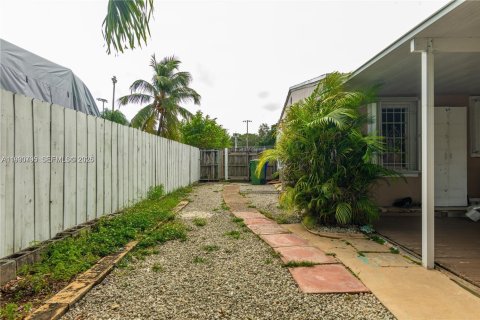 Снять в аренду виллу или дом в Майами, Флорида 2 спальни, 119.66м2, № 1989506 - фото 30