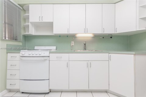 Снять в аренду виллу или дом в Майами, Флорида 2 спальни, 119.66м2, № 1989506 - фото 15